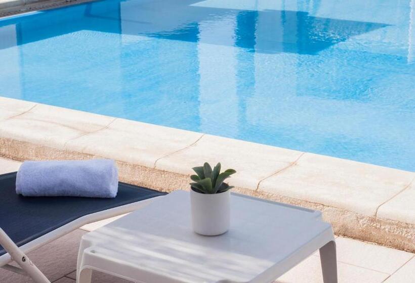 هتل Rooms By Alexandra