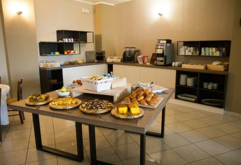 בית מלון כפרי Falcon