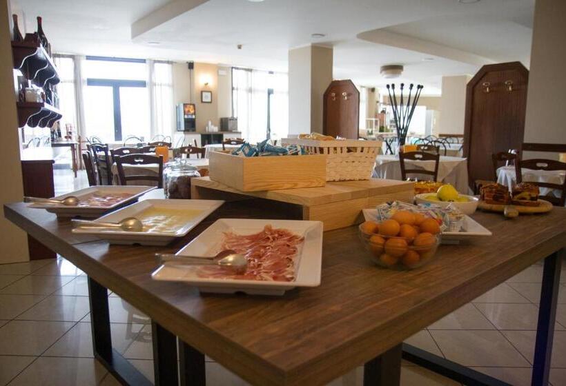 בית מלון כפרי Falcon