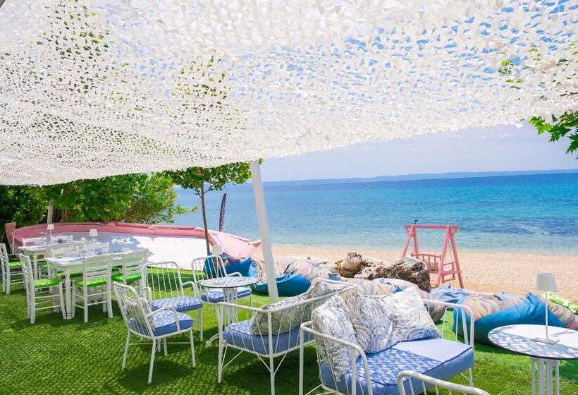 Acrotel Lilyann Boutique