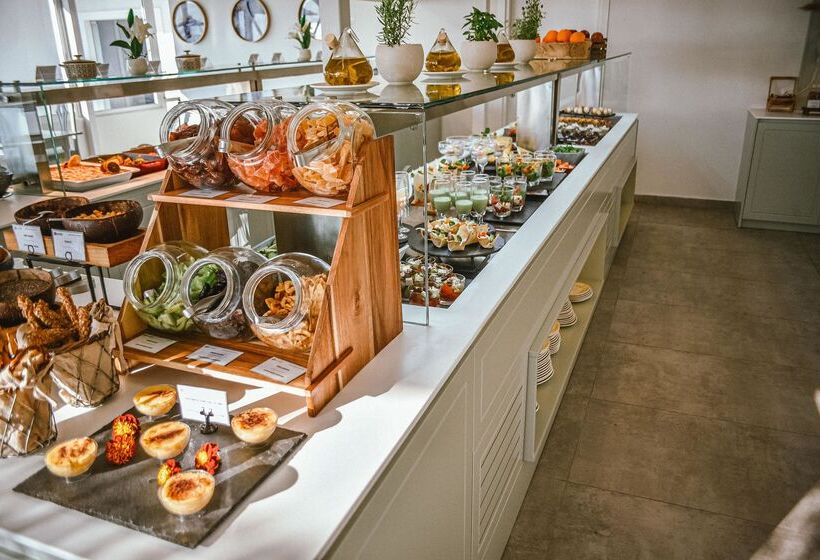 Acrotel Lilyann Boutique