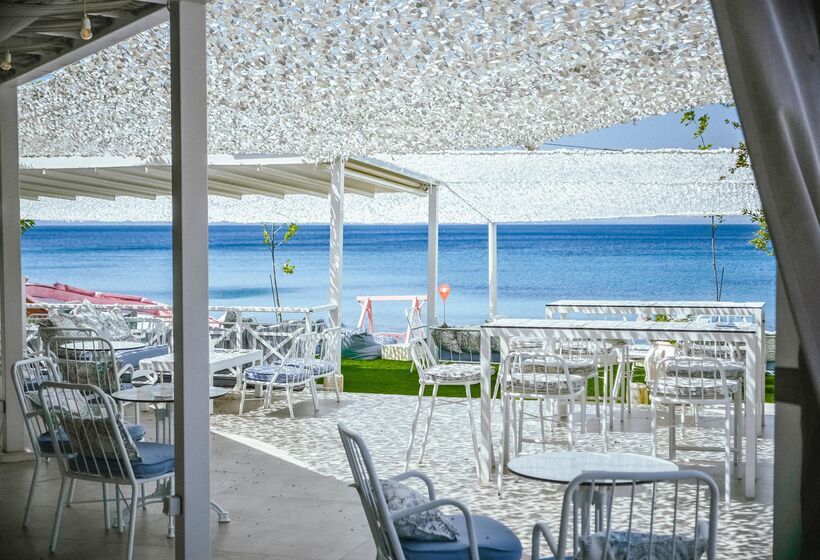 Acrotel Lilyann Boutique