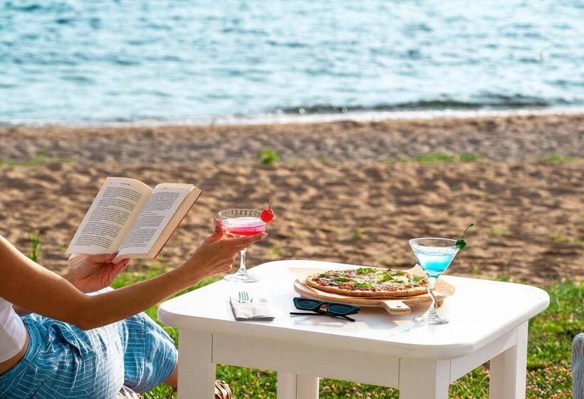 Acrotel Lilyann Boutique