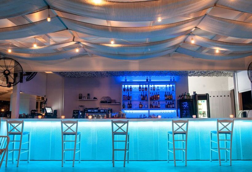 Acrotel Lilyann Boutique