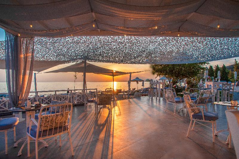 Acrotel Lilyann Boutique