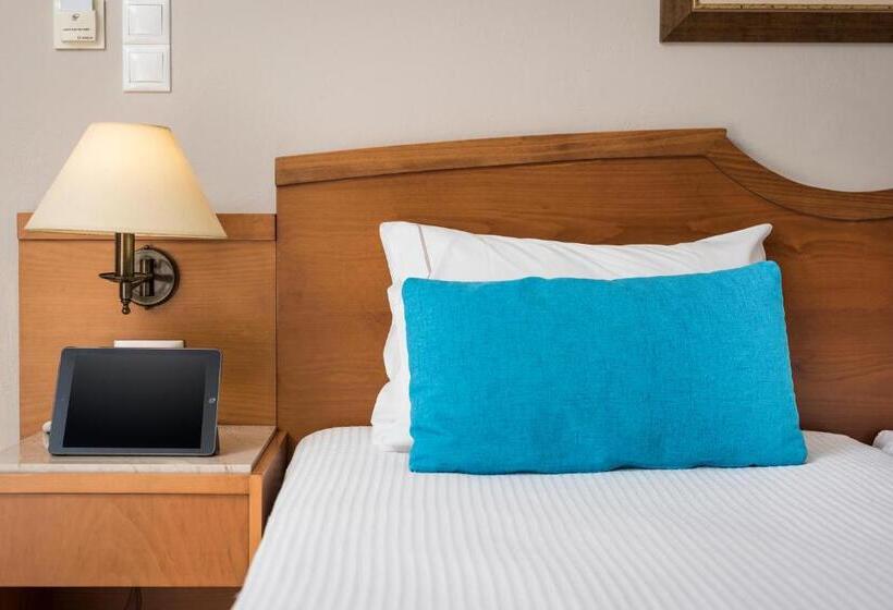 Elotis Suites
