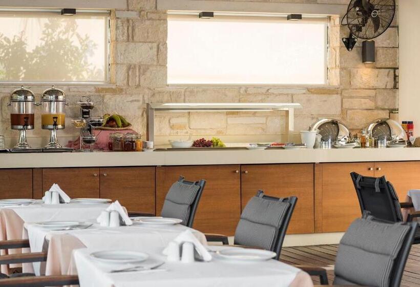 Elotis Suites