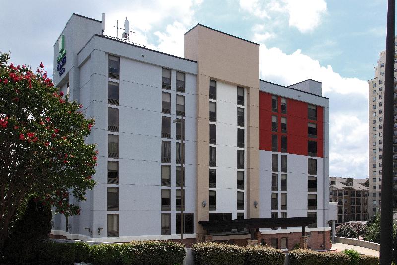 Holiday Inn Express & Suites Atlanta Perimeter Mall Hotel, An Ihg