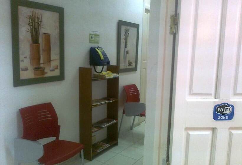 مسافرخانه Antares