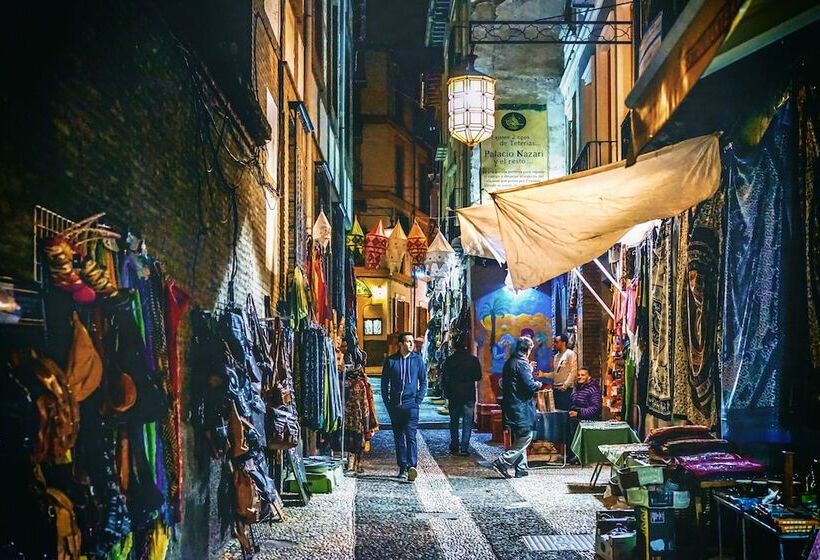 مسافرخانه Antares