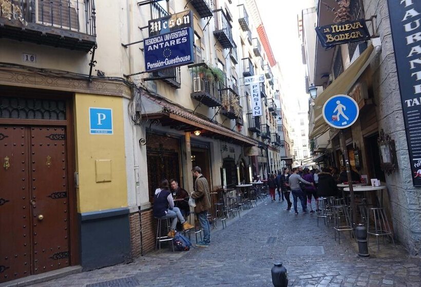 مسافرخانه Antares