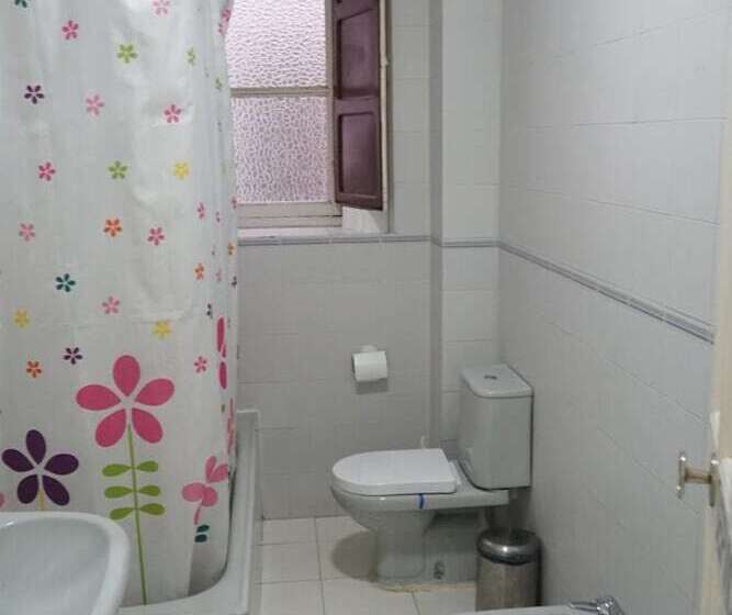 مسافرخانه Antares