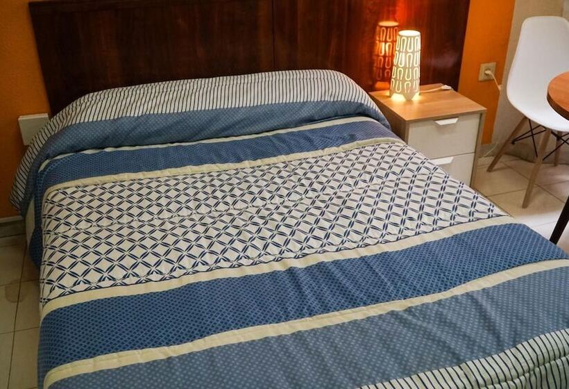 مسافرخانه Antares