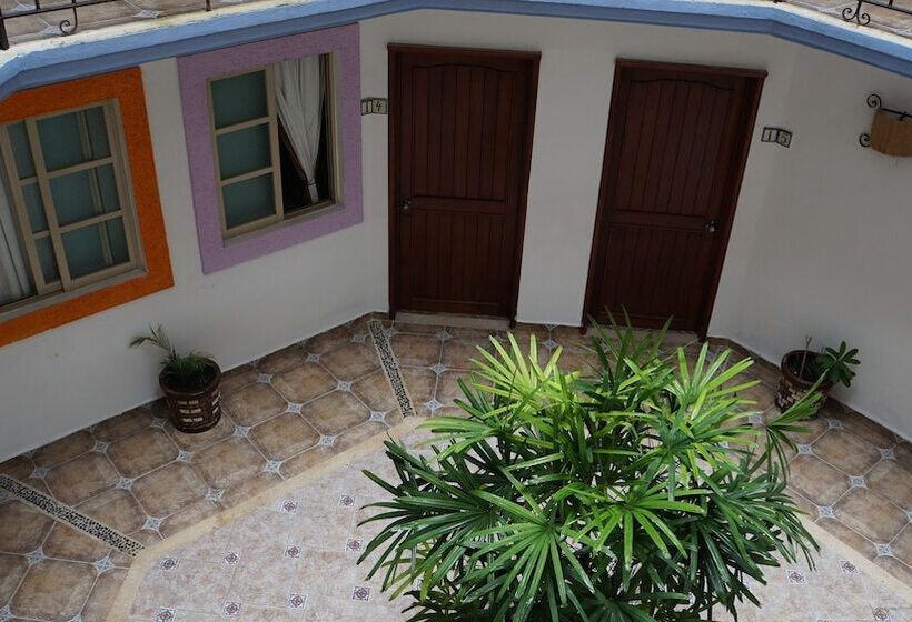 בית מלון כפרי Aalada Playa Del Carmen