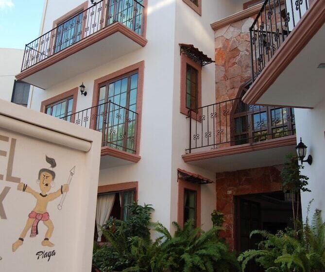 בית מלון כפרי Aalada Playa Del Carmen