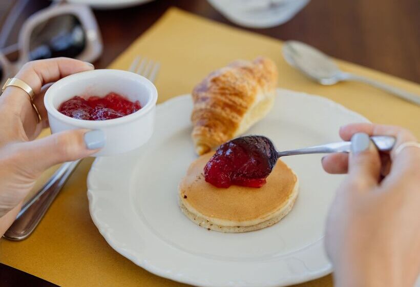 Отель Aegean Palace