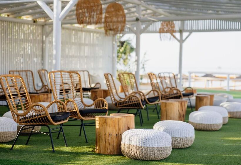 Отель Aegean Palace