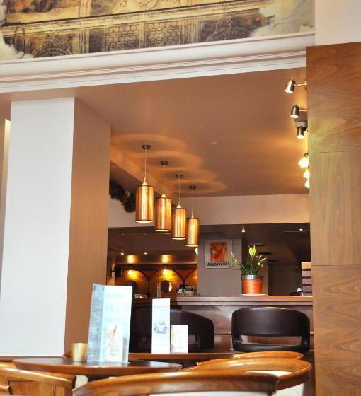 Отель Athens City