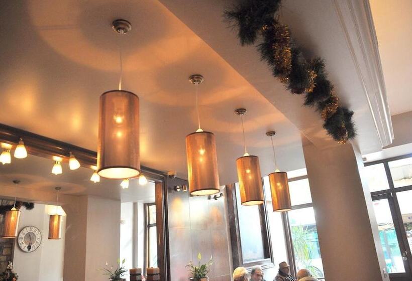 Отель Athens City