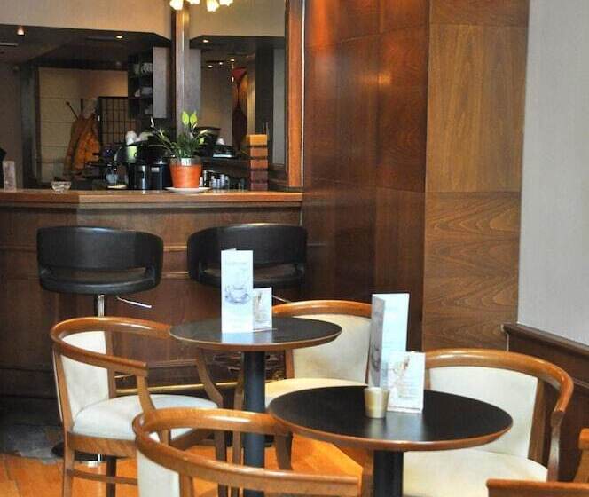 Отель Athens City