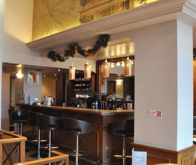 Отель Athens City