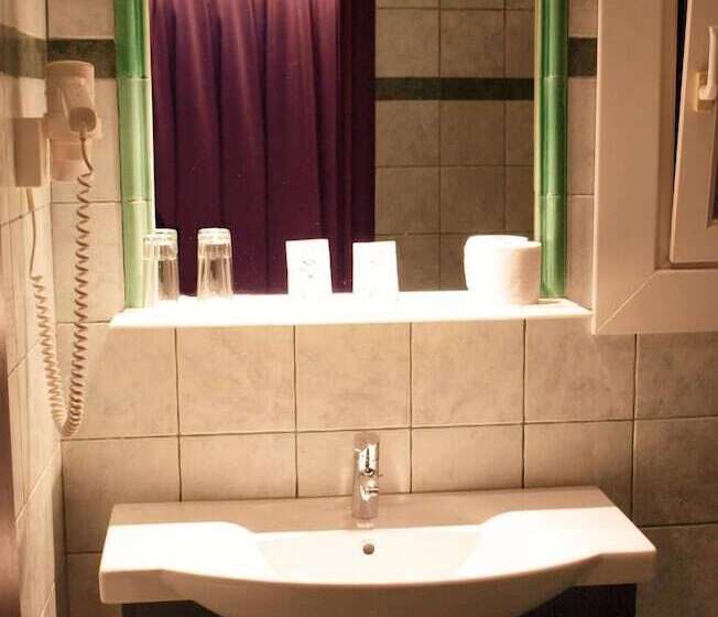 Отель Athens City