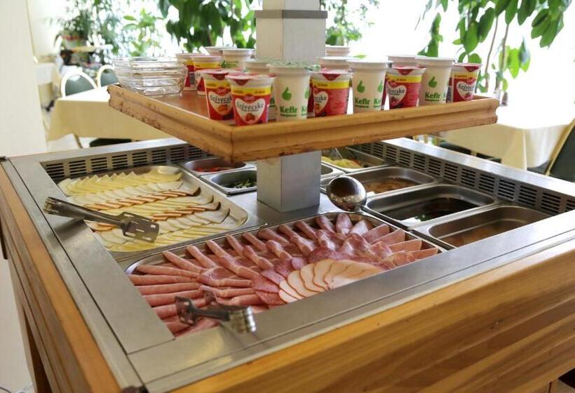 فندق Bara Gellért