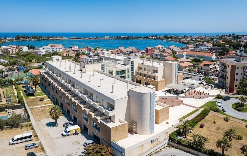 ホテル Capo Peloro