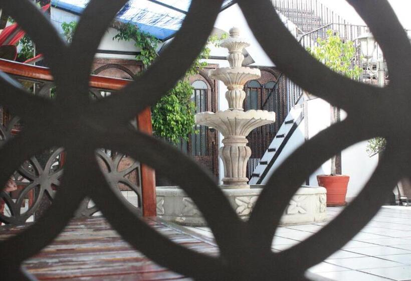 Отель Casa De La Luna