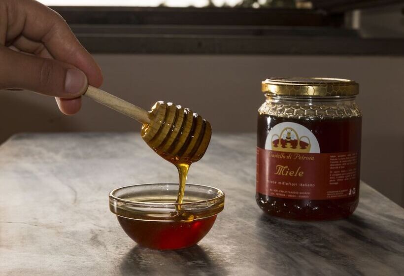 فندق Castello Di Petroia Dimora D Epoca