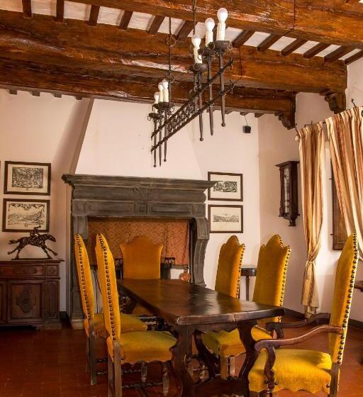 فندق Castello Di Petroia Dimora D Epoca