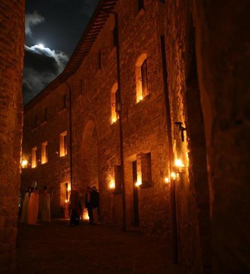 فندق Castello Di Petroia Dimora D Epoca
