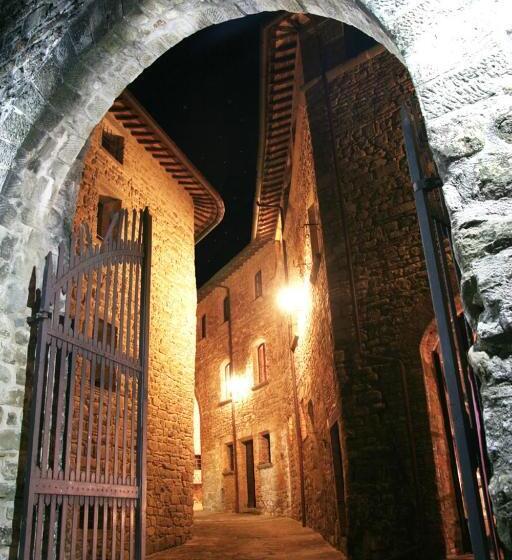 فندق Castello Di Petroia Dimora D Epoca