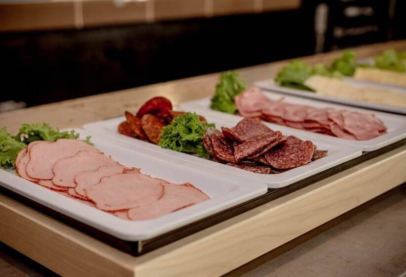 בית מלון כפרי Castle Garden