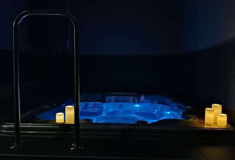 בית מלון כפרי Castle Garden