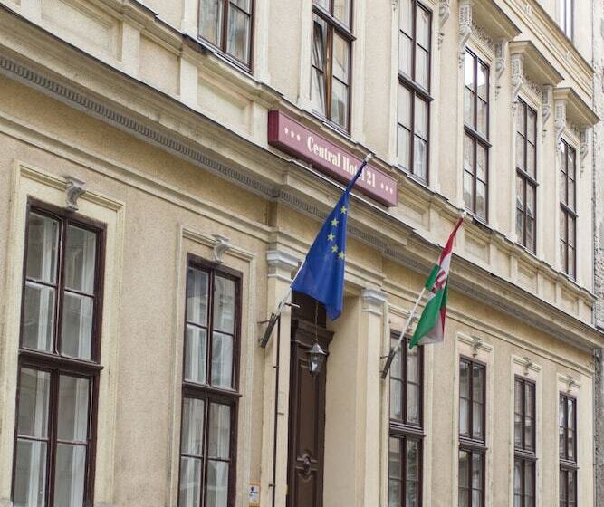 Central Hotel 21 And Apartments