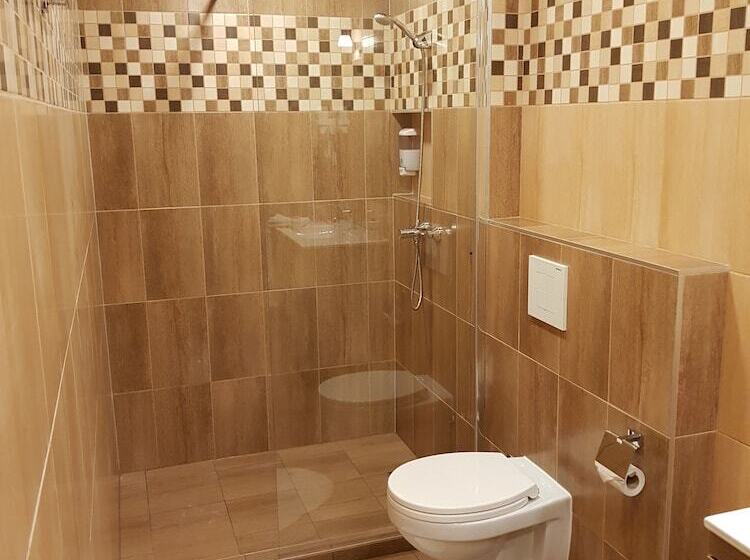 Central Hotel 21 And Apartments