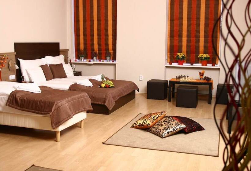 Central Hotel 21 And Apartments