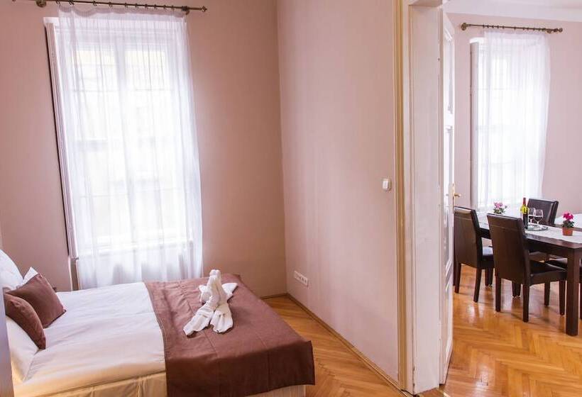 Central Hotel 21 And Apartments