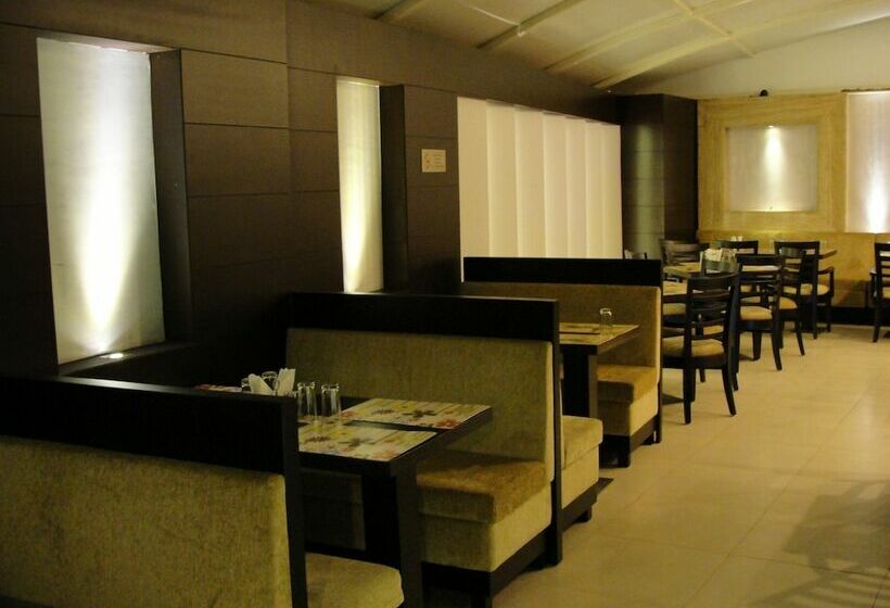 فندق Chanchal Deluxe