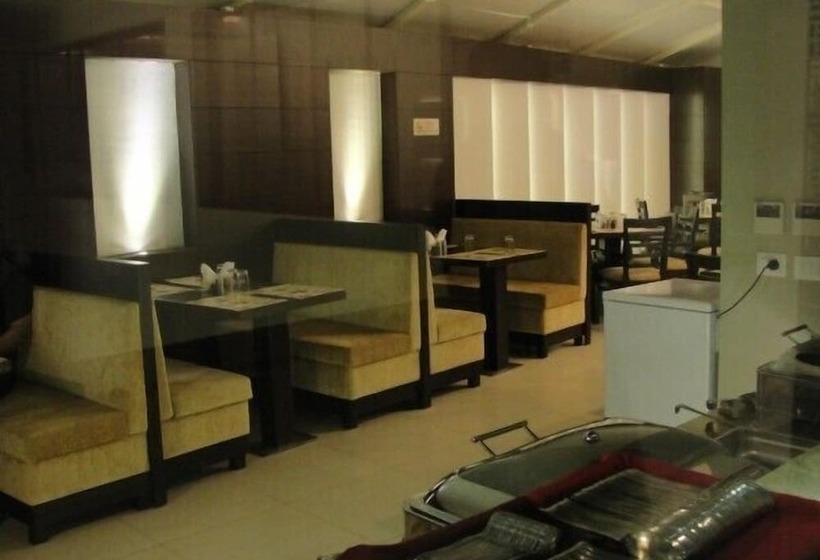 Отель Chanchal Deluxe