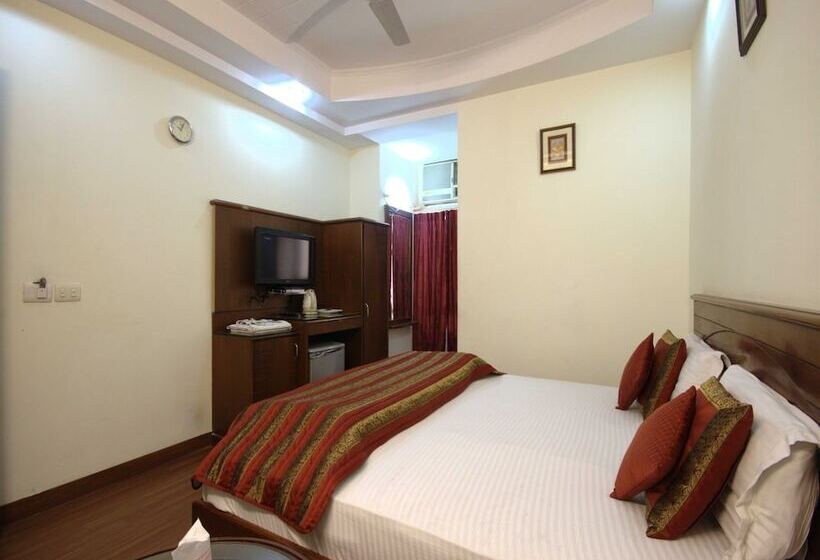 Отель Chanchal Deluxe