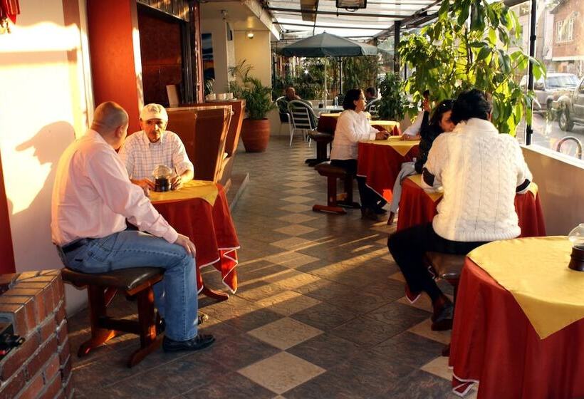 Charlies Place Hotel & Spa