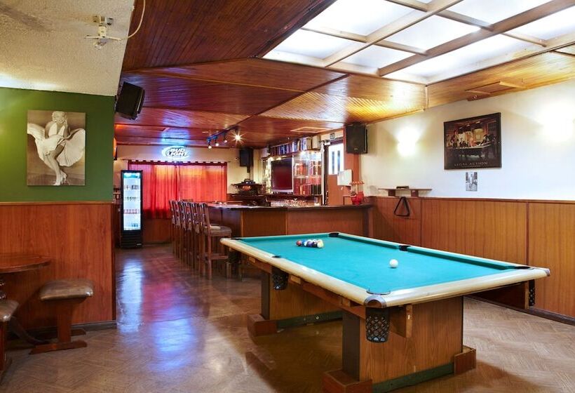 Charlies Place Hotel & Spa