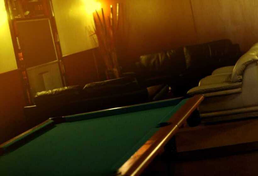 Charlies Place Hotel & Spa