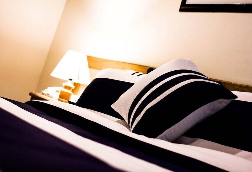 Charlies Place Hotel & Spa