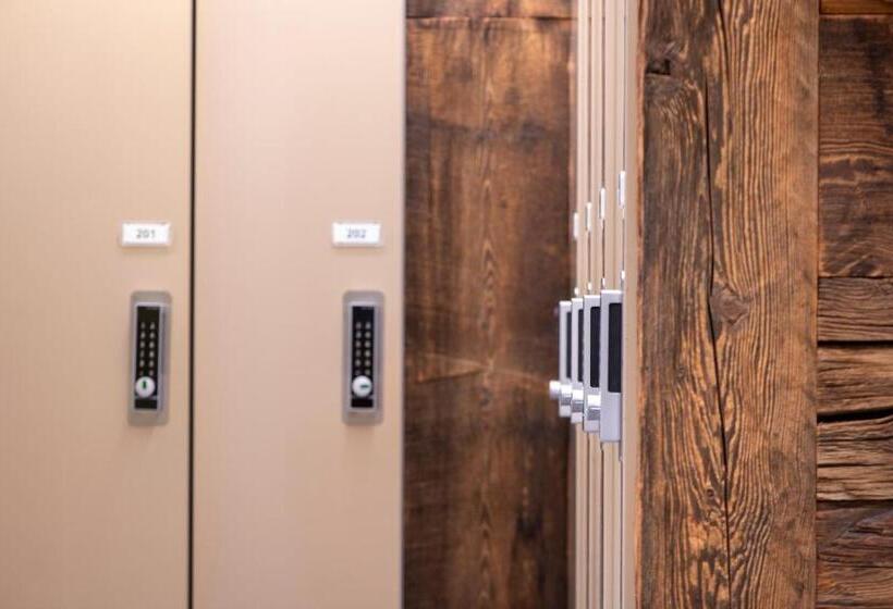 فندق Chesa Valese