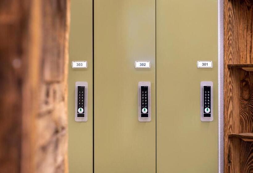 فندق Chesa Valese