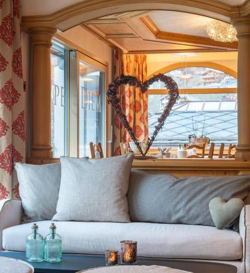 فندق Chesa Valese