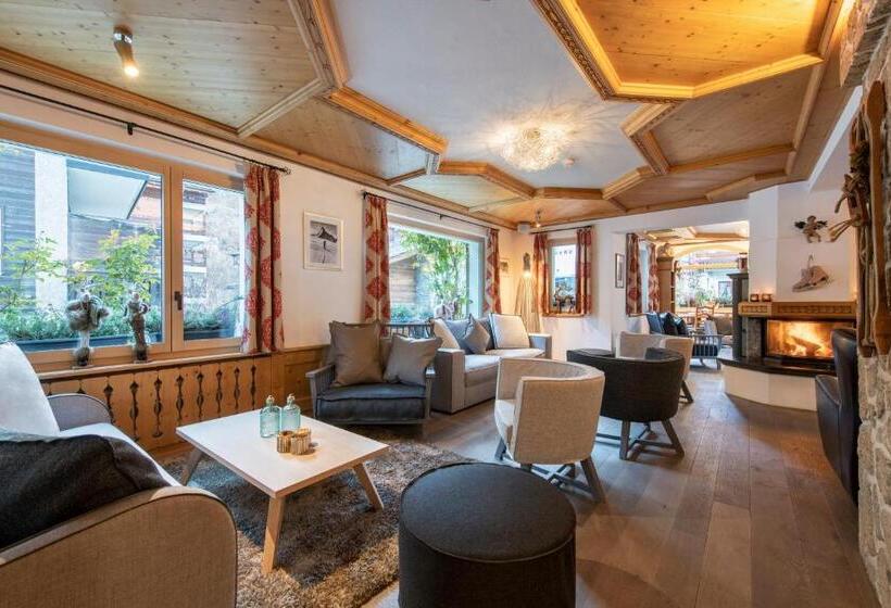 فندق Chesa Valese